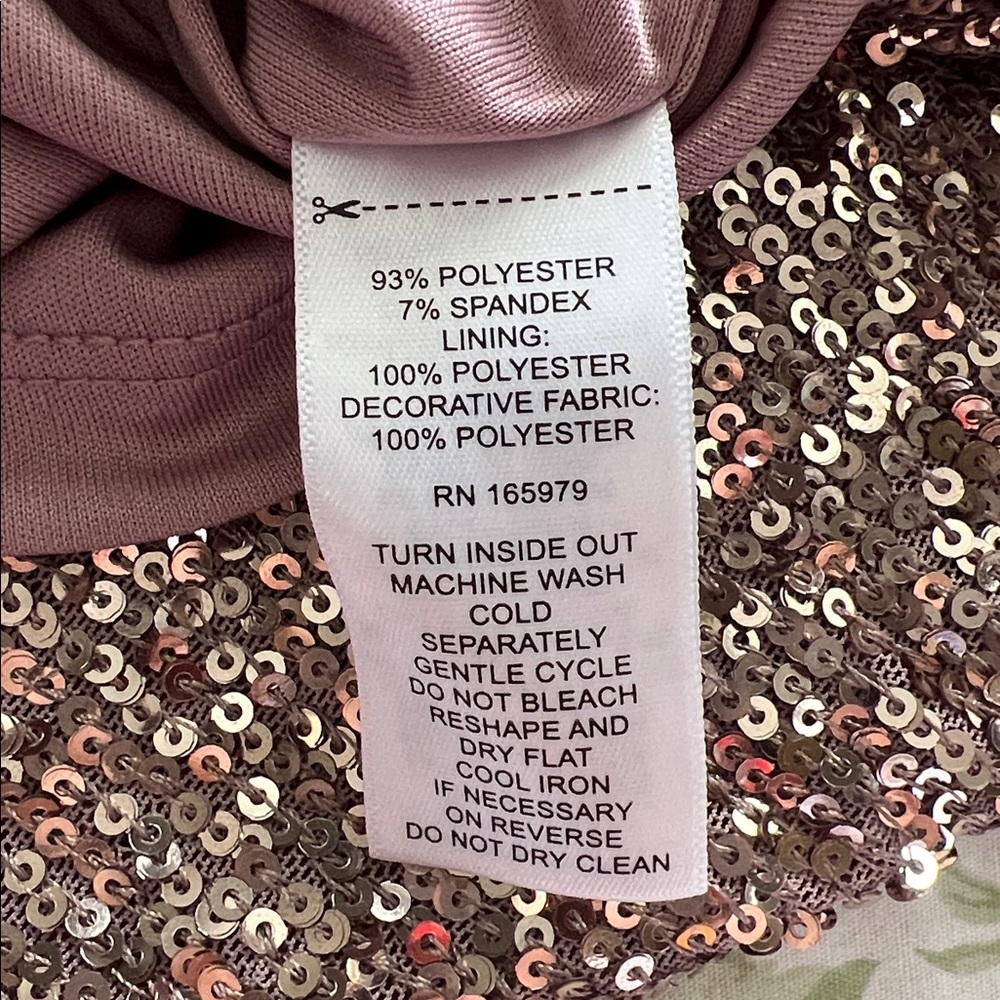 Rose sleeveless sequinned blouse with satin rose collar. NWT. Size Medi… - Picture 8 of 8